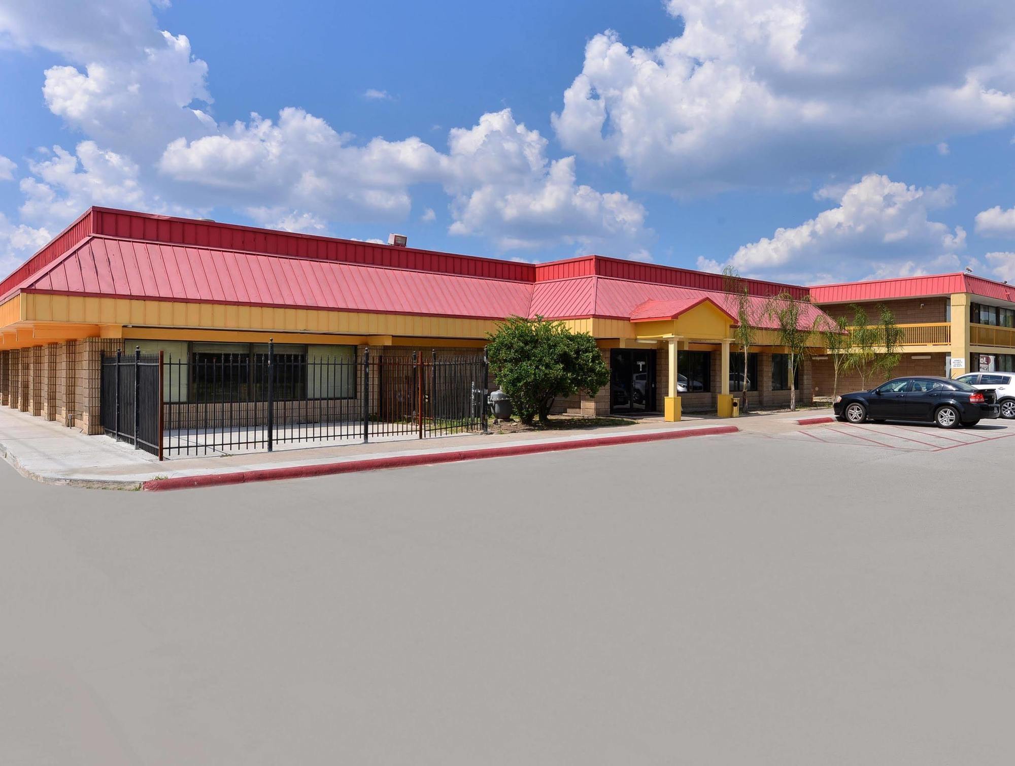 North Villa Inn Spring Exterior foto